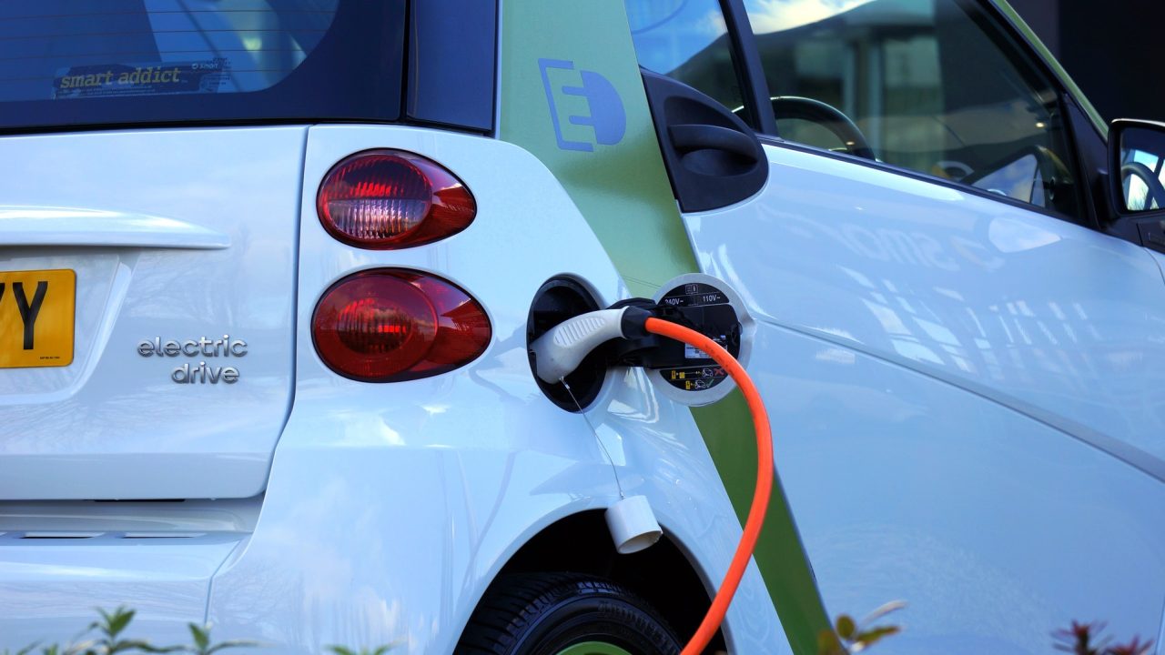 découvrez en 2025 l'assurance auto adaptée aux véhicules électriques : garanties sur mesure, assistance rapide et économies sur votre prime. protégez votre voiture électrique en toute sérénité !