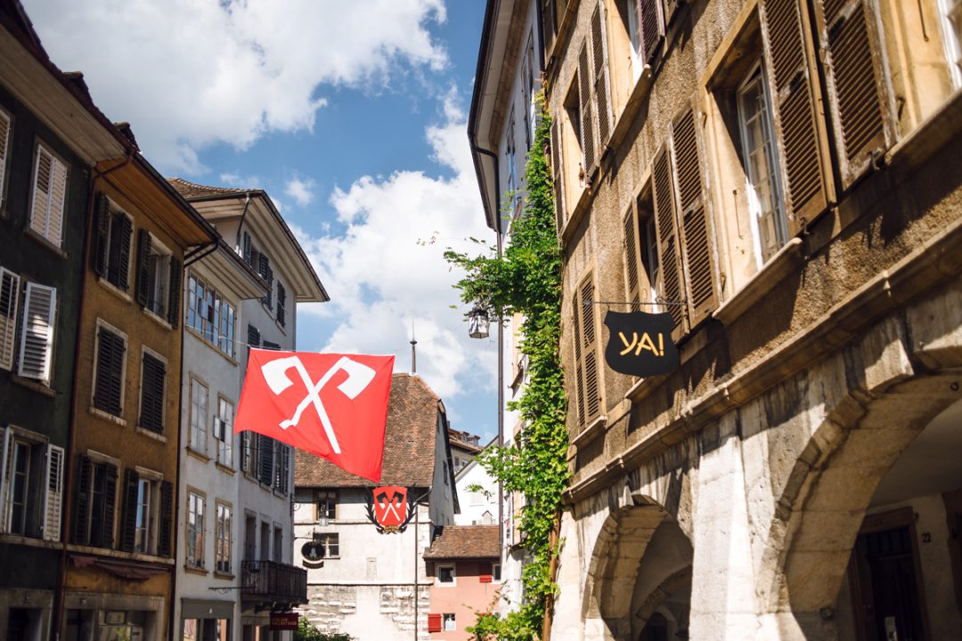 comparez et regroupez vos contrats d'assurance pour bénéficier de tarifs avantageux et optimiser vos économies. simplifiez vos démarches et protégez mieux votre budget.