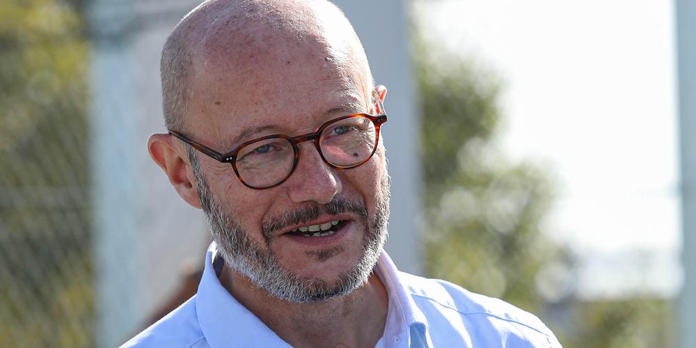 découvrez les enjeux du budget 2026 avec une hausse significative des dépenses contraintes, impactant les finances publiques et les politiques économiques.