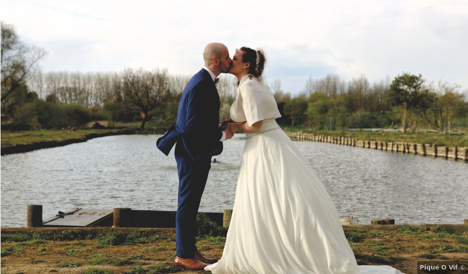 découvrez les moments magiques du mariage de marie et adrien à barraux, une célébration pleine d'émotions et de bonheur entourée de leurs proches.